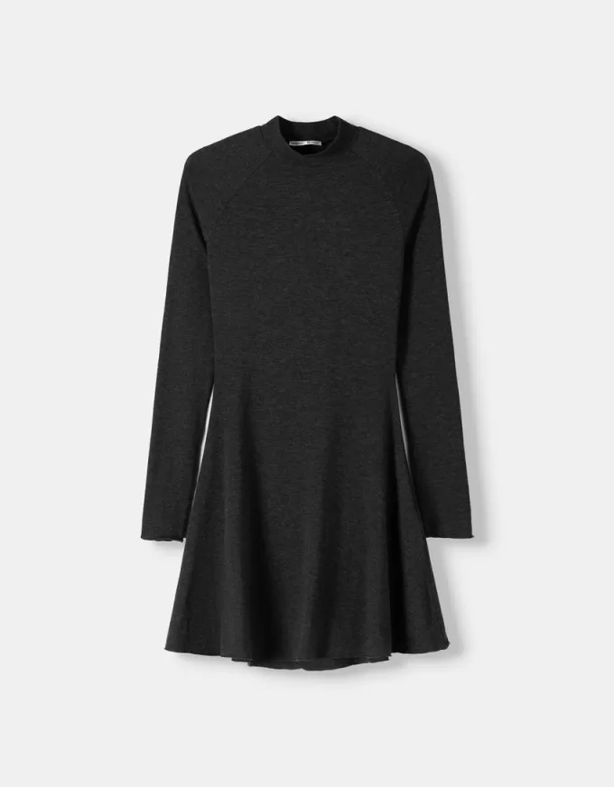 Rochie mini cu gat inalt Rochie mini cu gat inalt