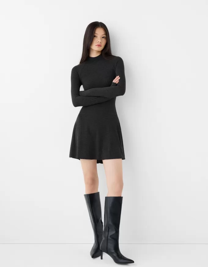 Rochie mini cu gat inalt Rochie mini cu gat inalt
