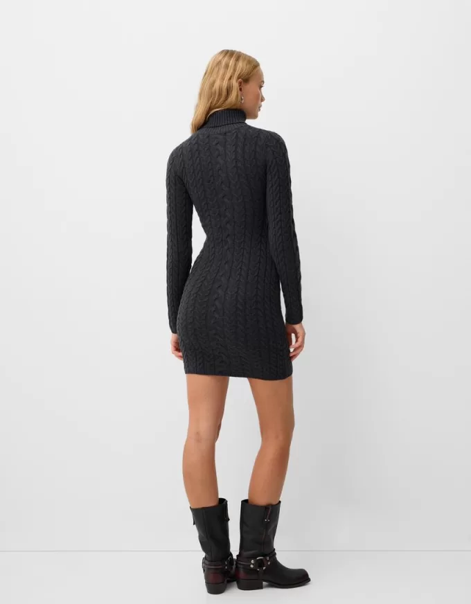 Rochie mini cu gât înalt din tricot cablu Rochie mini cu gât înalt din tricot cablu