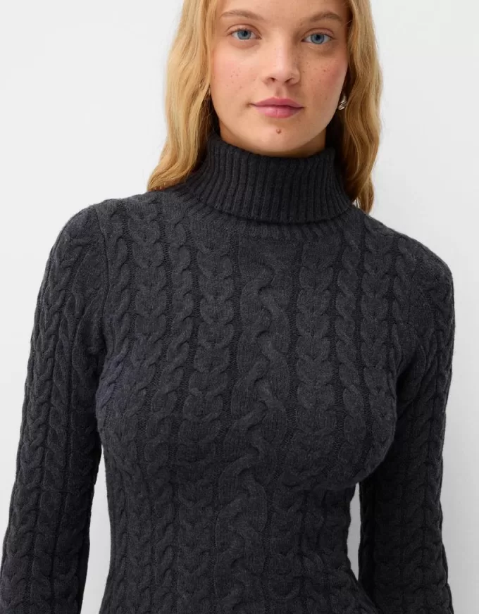 Rochie mini cu gât înalt din tricot cablu Rochie mini cu gât înalt din tricot cablu