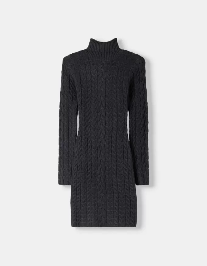 Rochie mini cu gât înalt din tricot cablu Rochie mini cu gât înalt din tricot cablu
