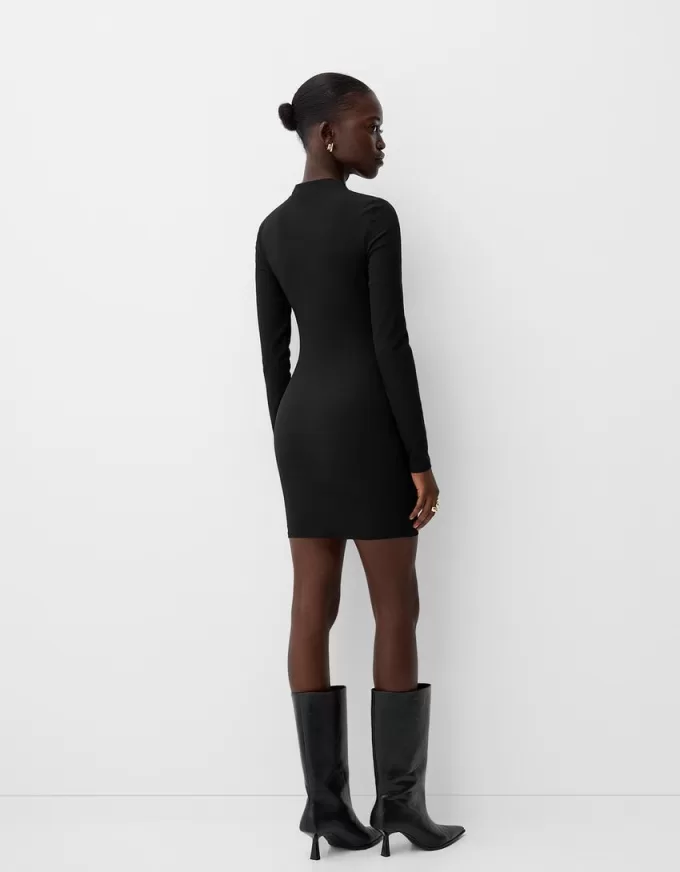 Rochie mini cu maneca lunga Rochie mini cu maneca lunga
