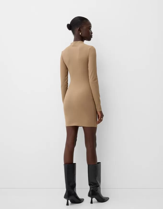 Rochie mini cu maneca lunga Rochie mini cu maneca lunga
