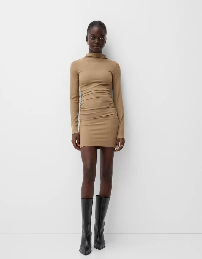 Rochie mini cu maneca lunga Rochie mini cu maneca lunga