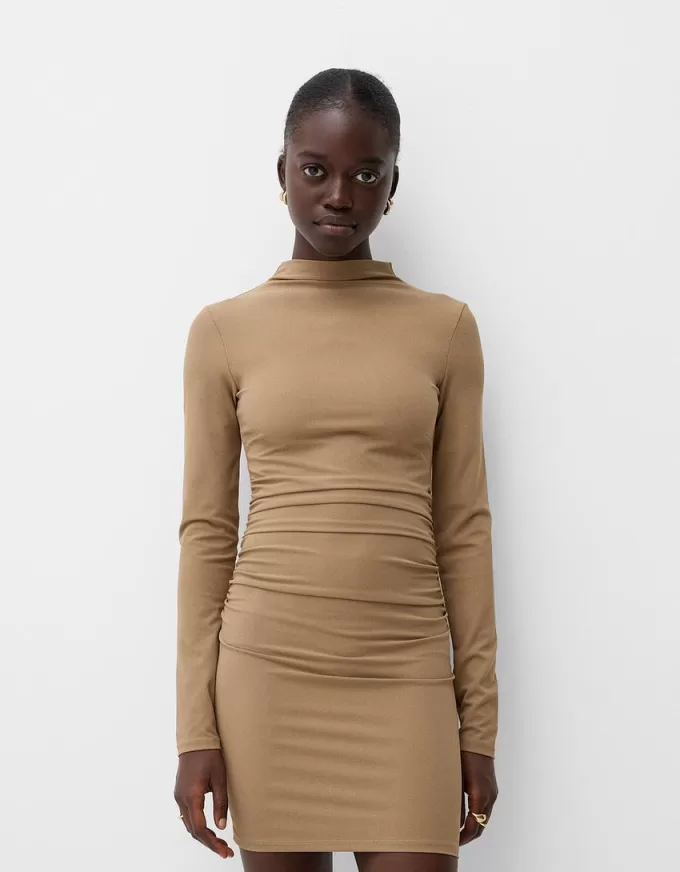 Rochie mini cu maneca lunga Rochie mini cu maneca lunga