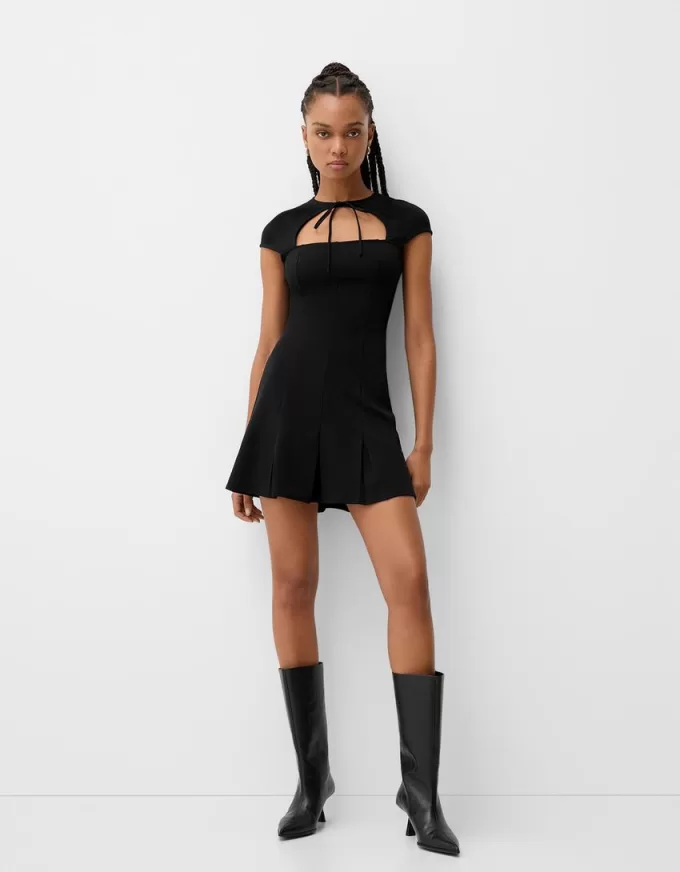 Rochie mini cu maneca scurta Rochie mini cu maneca scurta