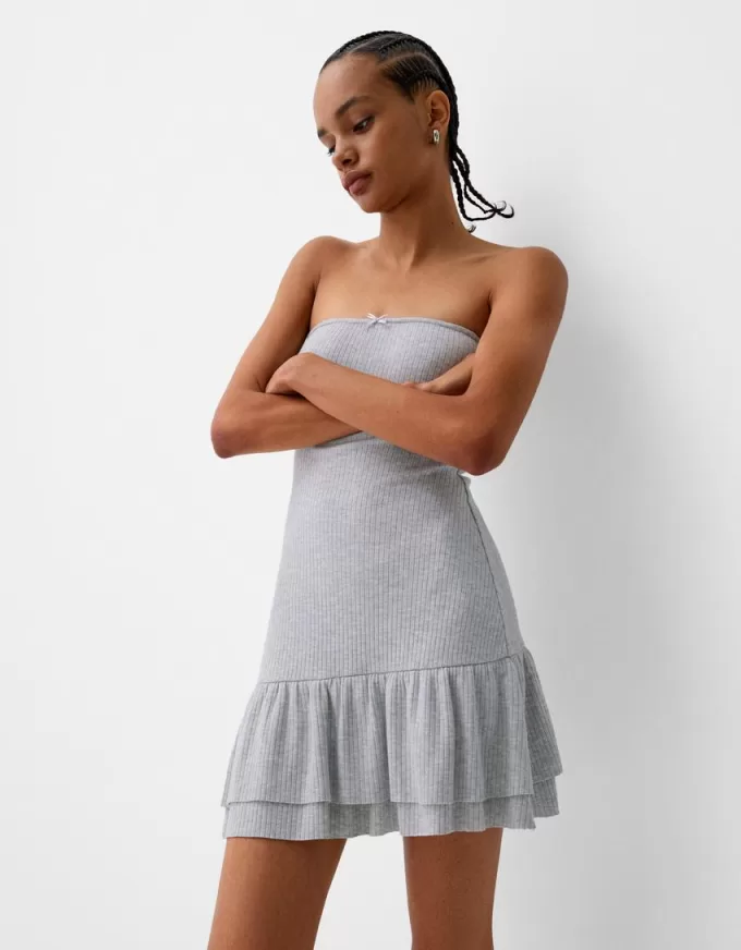 Rochie mini cu volane, fără umeri Rochie mini cu volane, fără umeri
