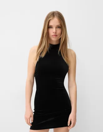 Rochie mini din catifea cu gat inalt