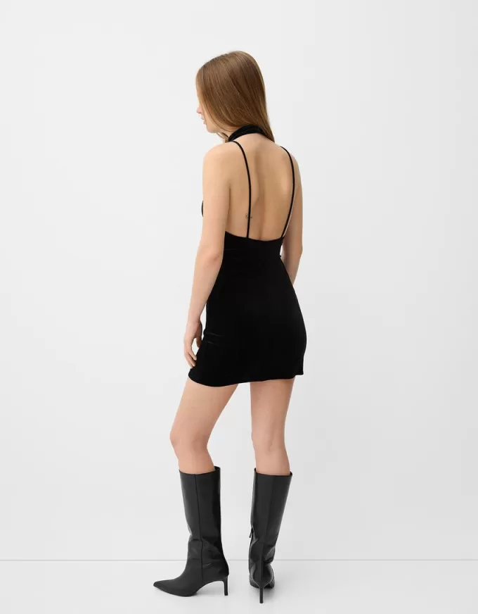 Rochie mini din catifea cu gat inalt Rochie mini din catifea cu gat inalt