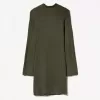 Rochie mini din tricot deschis cu gat inalt Rochie mini din tricot deschis cu gat inalt