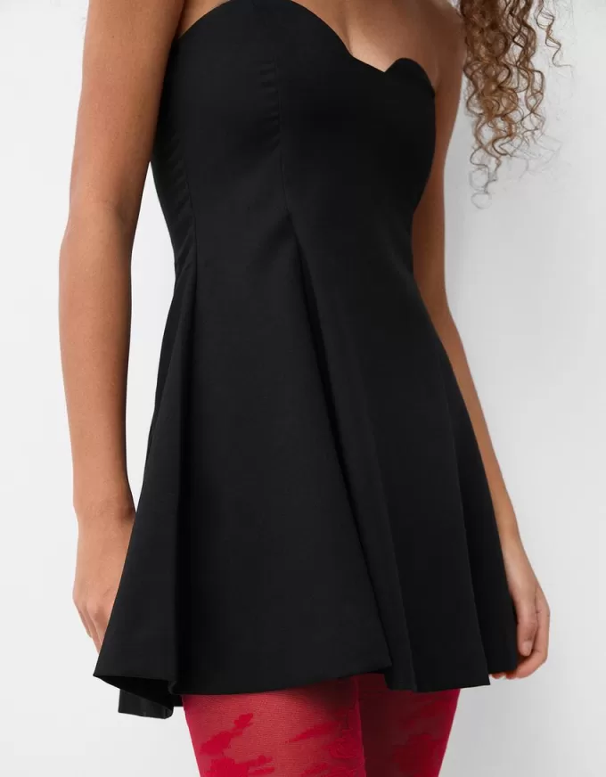 Rochie mini evazată fără umeri, cu decolteu în formă de inimă Rochie mini evazată fără umeri, cu decolteu în formă de inimă
