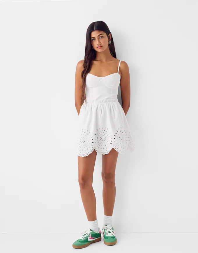 Rochie mini evazată tăiată Rochie mini evazată tăiată