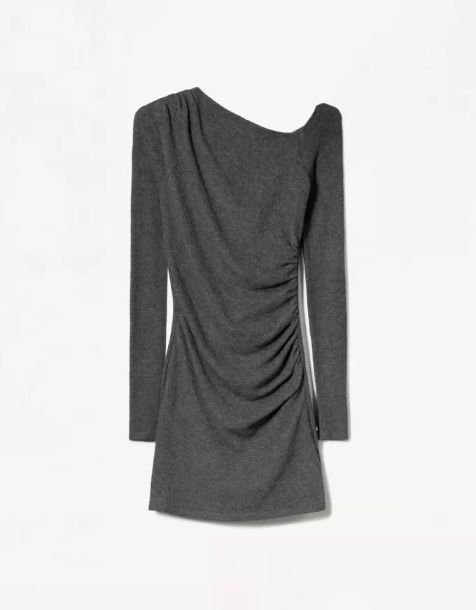 Rochie mini la atingere moale, cu decolteu asimetric Rochie mini la atingere moale, cu decolteu asimetric