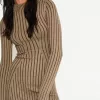 Rochie mini-striata cu maneca lunga Rochie mini-striata cu maneca lunga