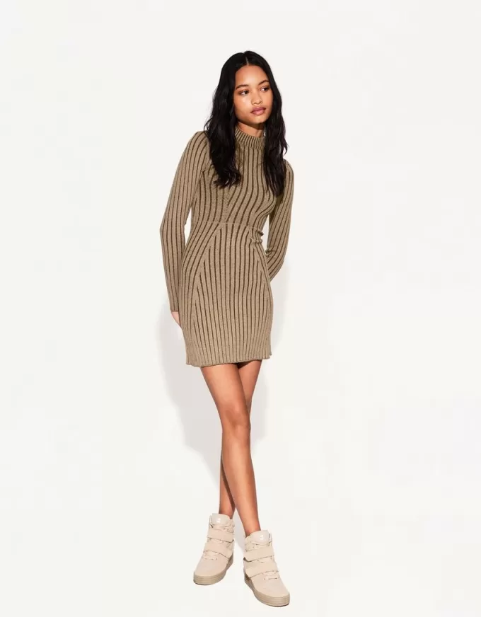 Rochie mini-striata cu maneca lunga Rochie mini-striata cu maneca lunga