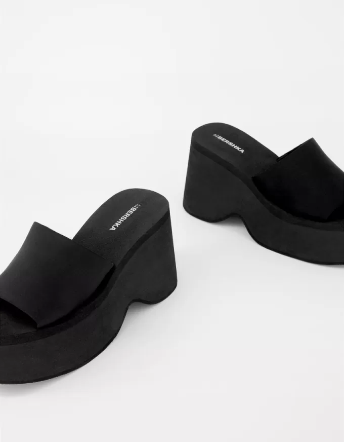 Sandale cu platformă Sandale cu platformă