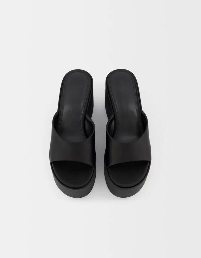Sandale cu platformă Sandale cu platformă