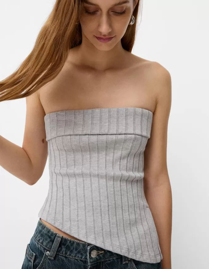 Top bandeau cu fantă laterală