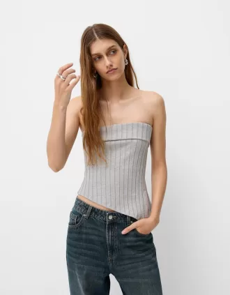 Top bandeau cu fantă laterală
