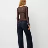 Top blond din dantela cu maneca lunga Top blond din dantela cu maneca lunga