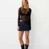 Top blond din dantela cu maneca lunga Top blond din dantela cu maneca lunga