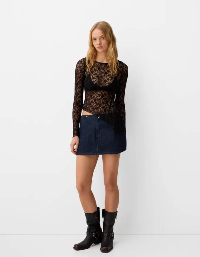 Top blond din dantela cu maneca lunga Top blond din dantela cu maneca lunga