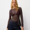Top blond din dantela cu maneca lunga Top blond din dantela cu maneca lunga