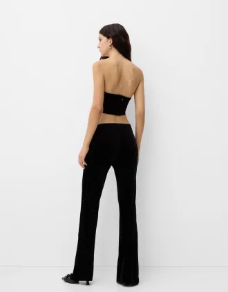Top de catifea inspirat de corseteria