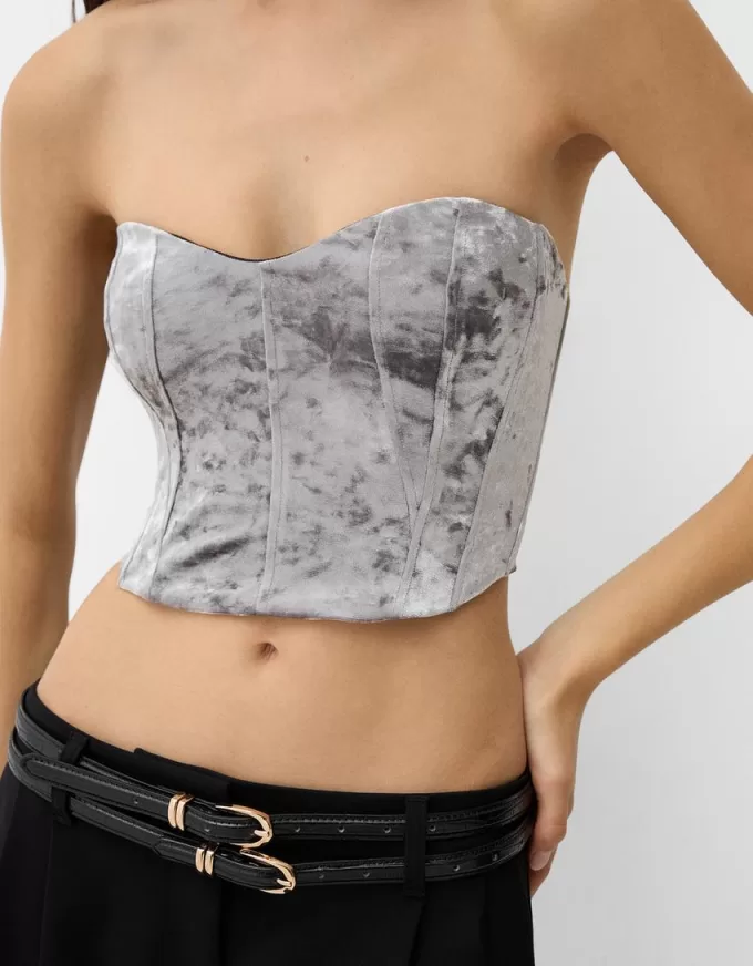Top de catifea inspirat de corseteria
