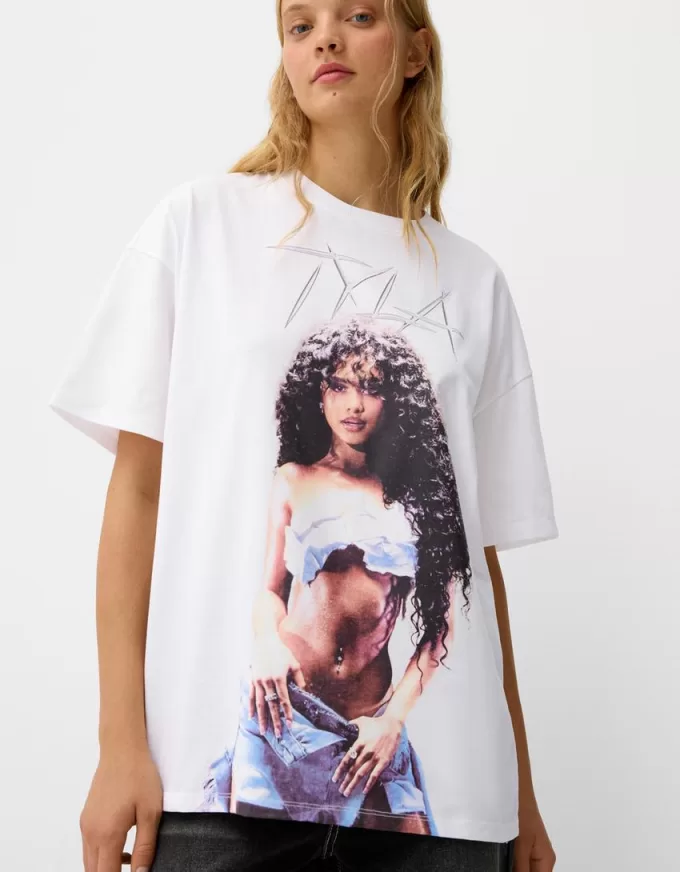Tricou Tyla cu maneca scurta cu strasuri Tricou Tyla cu maneca scurta cu strasuri