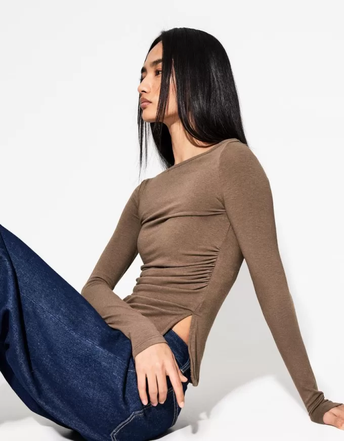 Tricou cu maneca lunga cu detaliu incrustat Tricou cu maneca lunga cu detaliu incrustat