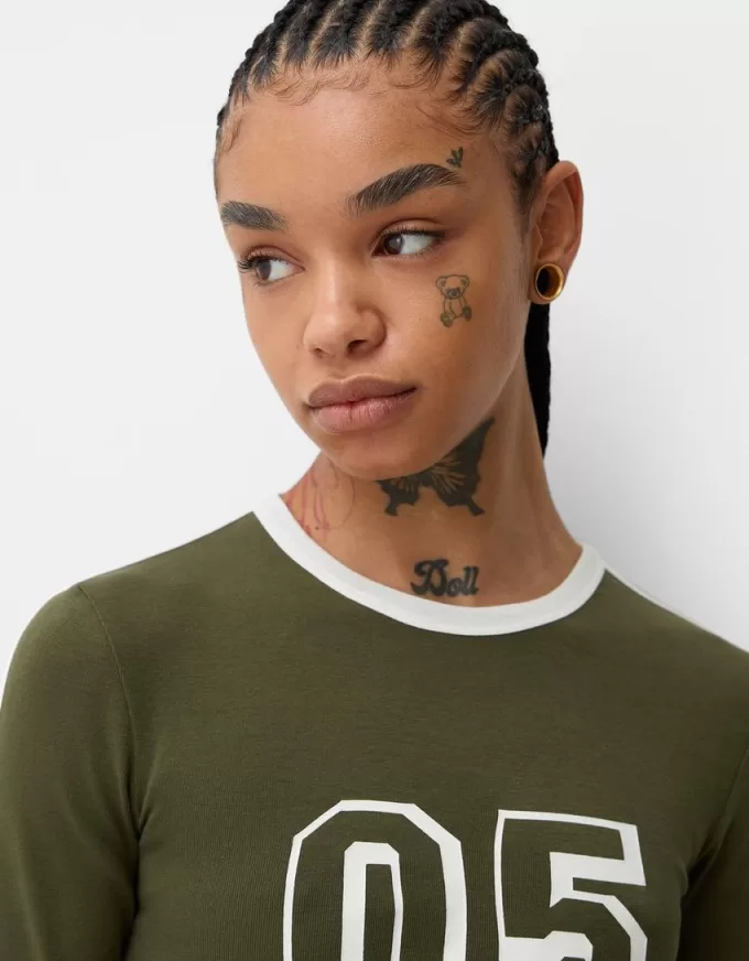 Tricou cu maneca lunga, cu imprimeu si ornamente Tricou cu maneca lunga, cu imprimeu si ornamente
