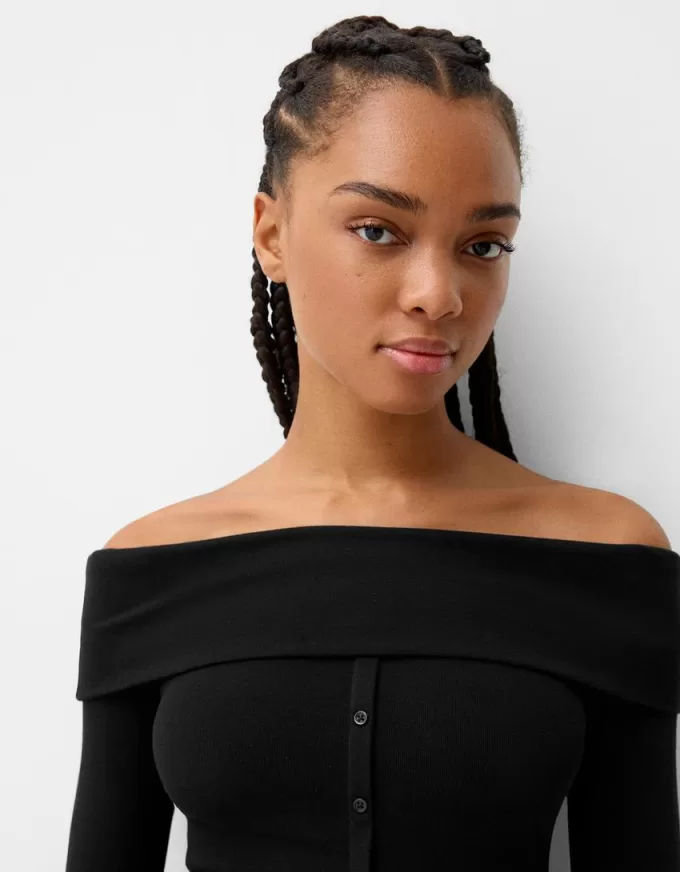 Tricou cu maneca lunga cu nasturi Tricou cu maneca lunga cu nasturi