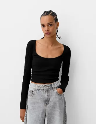Tricou cu mânecă lungă, cu părțile strânse