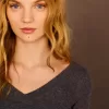 Tricou cu mânecă lungă și decolteu în V Tricou cu mânecă lungă și decolteu în V