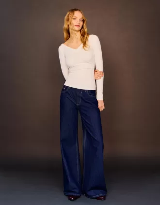 Tricou cu mânecă lungă și decolteu în V
