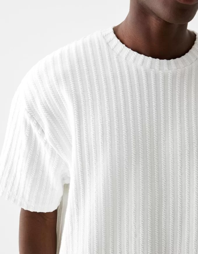 Tricou cu mânecă scurtă cu dungi texturate Tricou cu mânecă scurtă cu dungi texturate