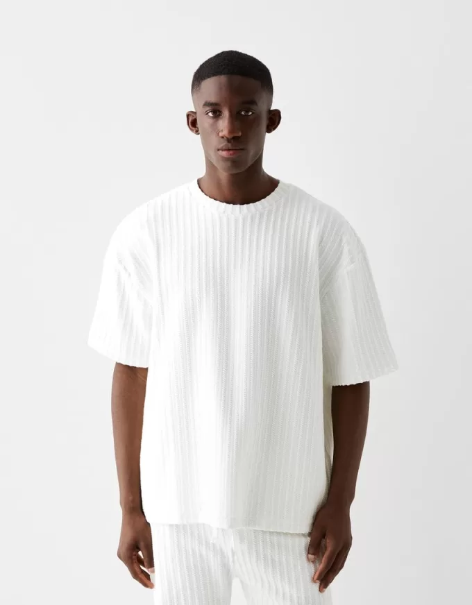 Tricou cu mânecă scurtă cu dungi texturate Tricou cu mânecă scurtă cu dungi texturate