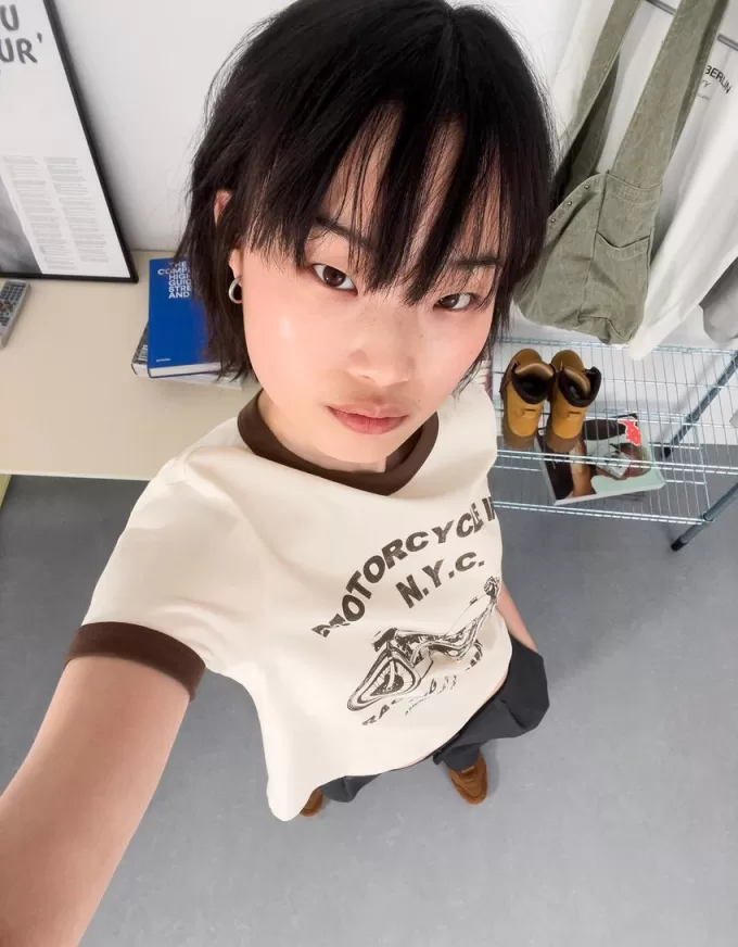 Tricou cu maneca scurta cu imprimeu contrastant Tricou cu maneca scurta cu imprimeu contrastant