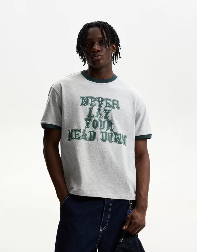 Tricou cu maneca scurta cu imprimeu contrastant Tricou cu maneca scurta cu imprimeu contrastant