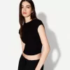 Tricou cu mânecă scurtă cu încrețire laterală Tricou cu mânecă scurtă cu încrețire laterală