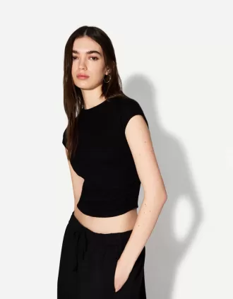 Tricou cu mânecă scurtă cu încrețire laterală
