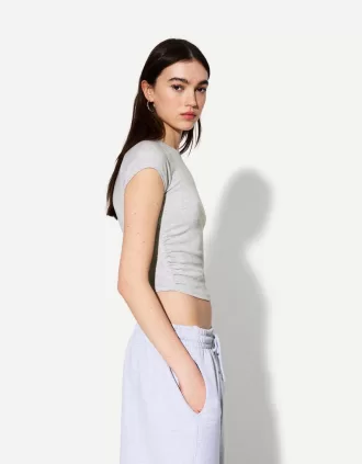 Tricou cu mânecă scurtă cu încrețire laterală