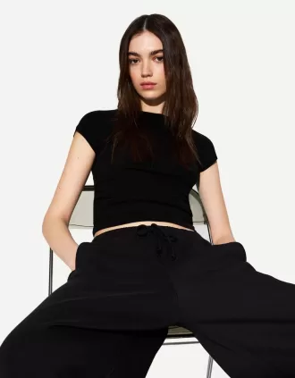 Tricou cu mânecă scurtă cu încrețire laterală