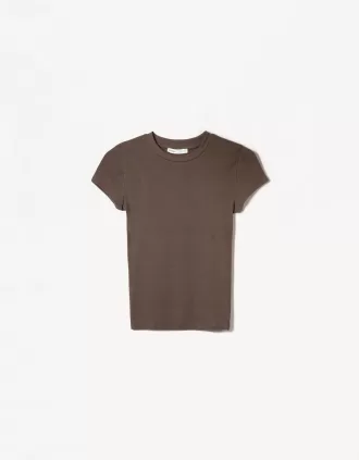 Tricou cu mânecă scurtă și decolteu