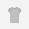 Tricou cu mânecă scurtă și decolteu Tricou cu mânecă scurtă și decolteu