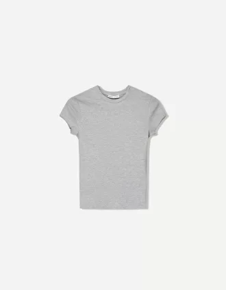 Tricou cu mânecă scurtă și decolteu