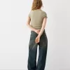 Tricou cu mânecă scurtă și decolteu