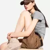 Tricou cu mânecă scurtă și decolteu Tricou cu mânecă scurtă și decolteu