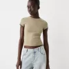 Tricou cu mânecă scurtă și decolteu Tricou cu mânecă scurtă și decolteu